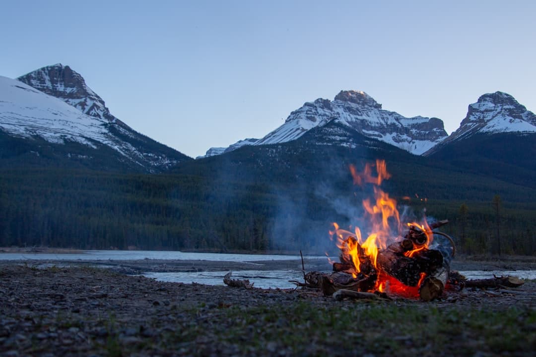 How to Start a Campfire: A Step-by-Step Guide for Beginners